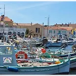 A 400 M Et Piscine * Six-Fours-les-Plages