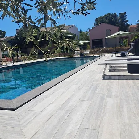 A 400 M Et Piscine Сasa de vacaciones *