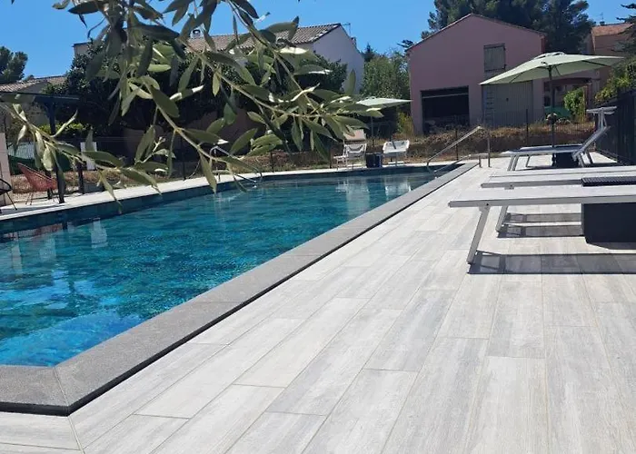 A 400 M Et Piscine Tatil Evi *